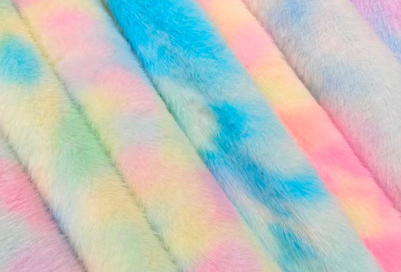 500GSM ヨーロピアンミンクプリント虹色のフェイクミンク生地